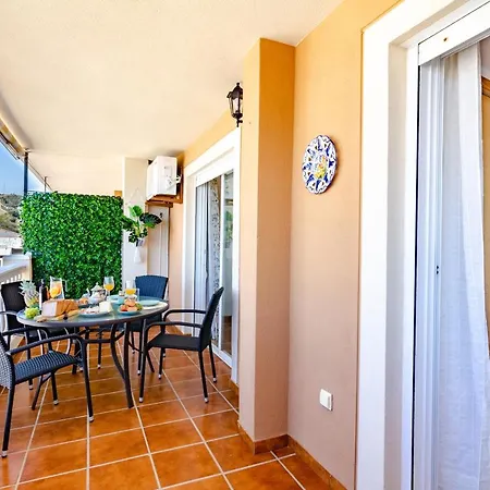 Wintowinrentals Pool, Sunny Side & Free Parking. Apartment Torre de Benagalbon