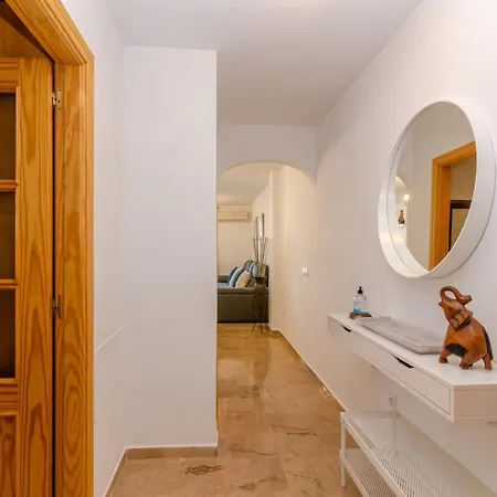Wintowinrentals Pool, Sunny Side & Free Parking. Apartment
